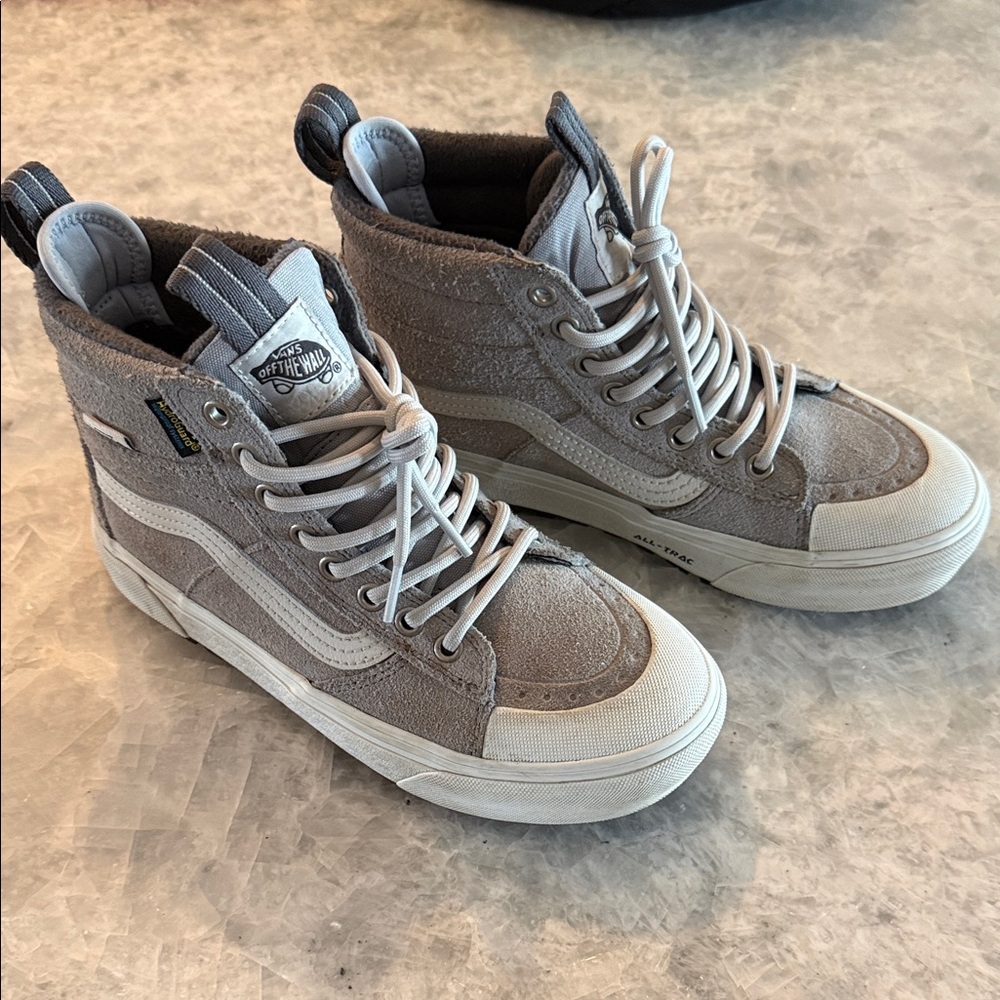 Vans ALL-weather insulated shoes (waterproof)